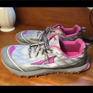 Altra superior 2.0 gray and purple 9.5